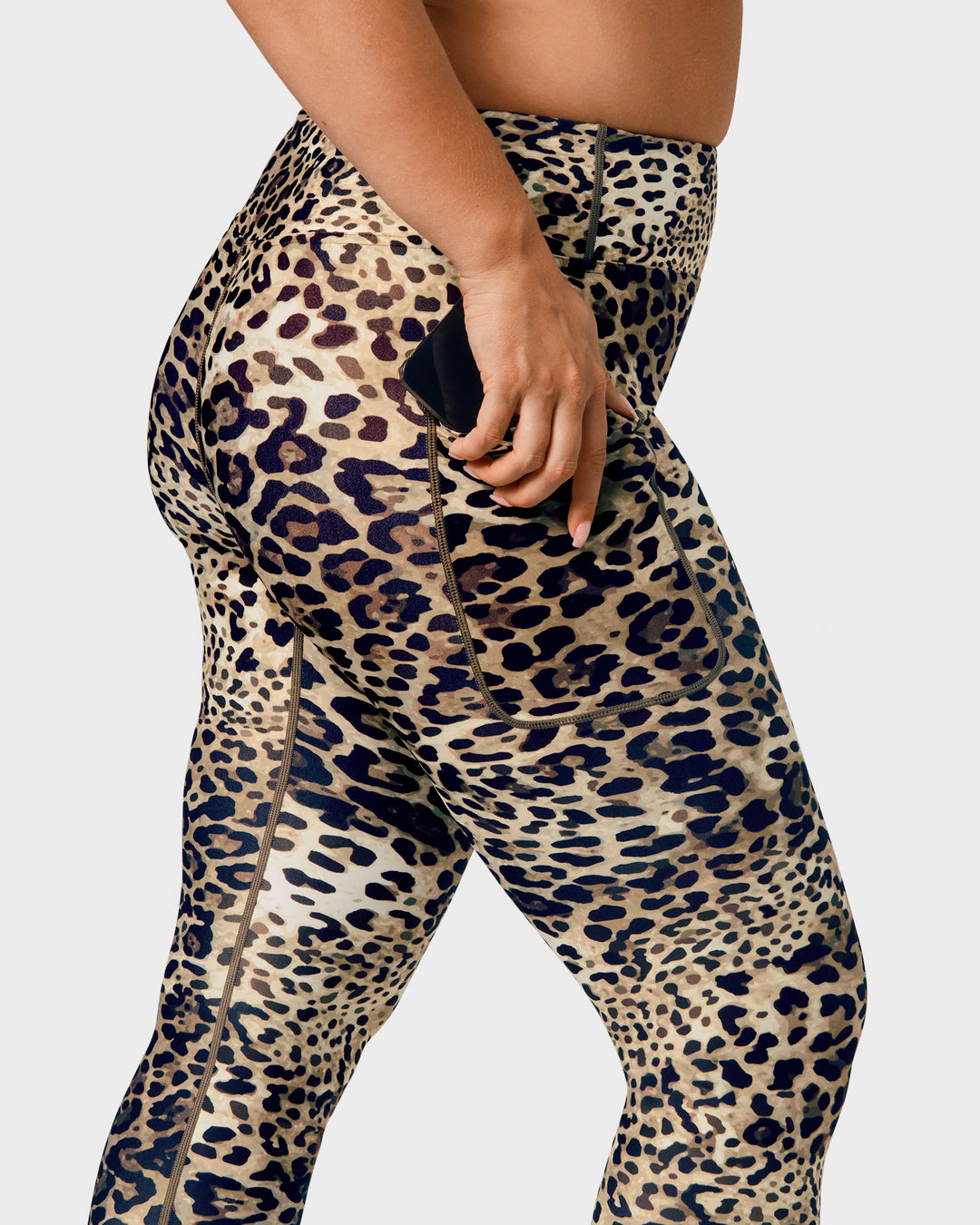 Signature Leopard Capri